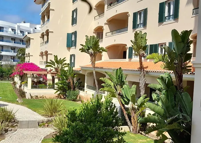 Luxury Near Town & Marina Apartment *