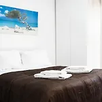 Apartment Luxury Near Town & Marina *