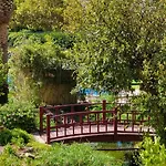 Luxury Near Town & Marina Apartment *