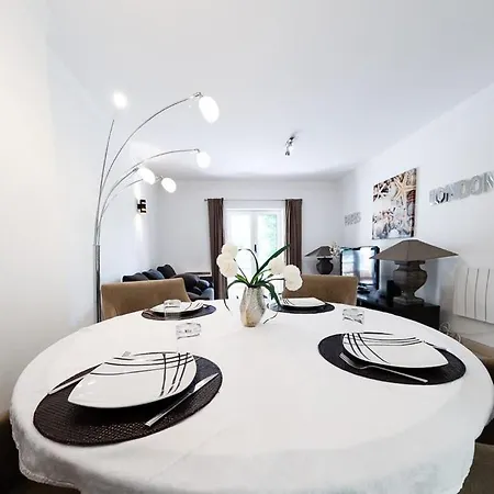 Apartment Luxury Near Town & Marina Cascais