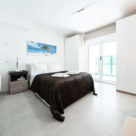Luxury Near Town & Marina *