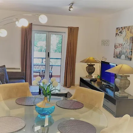 Luxury Near Town & Marina Daire